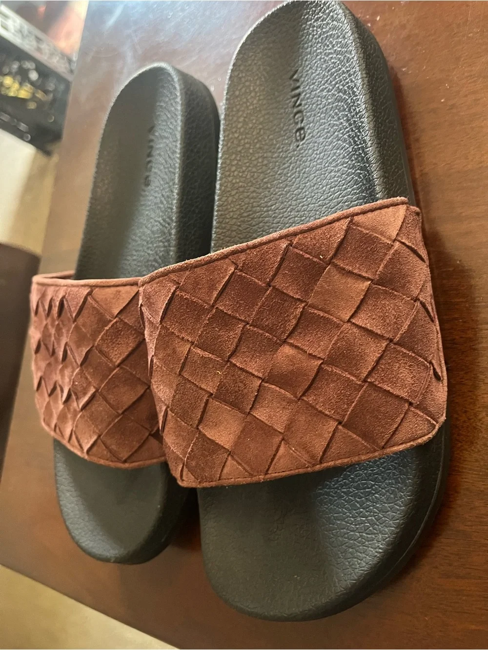 Vince Watley-2 designer slides men’s sz9.5 women’s 11 prestine worn 1x